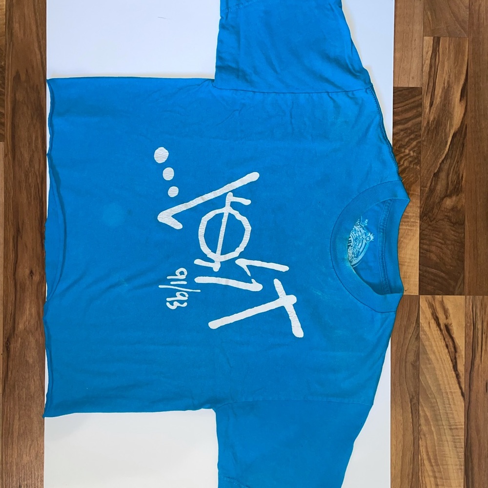 Blue cropped men’s t-shirt